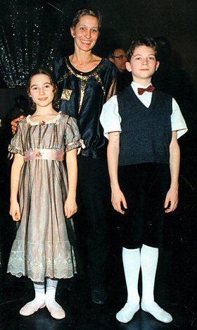 Angelika mit Kindern bei der Silvester-Gala 1998