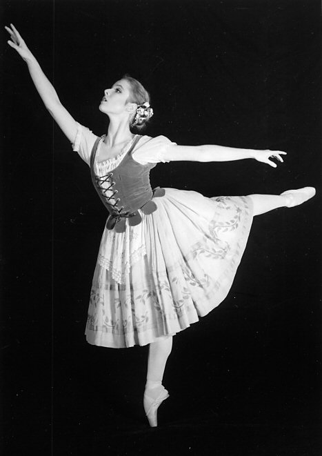 Lisa 1988 beim California Ballet San Diego, in »Giselle«, 1. Akt